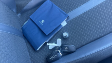 Peugeot 2008 1.2 PureTech 130 Allure Premium 5dr Petrol Estate